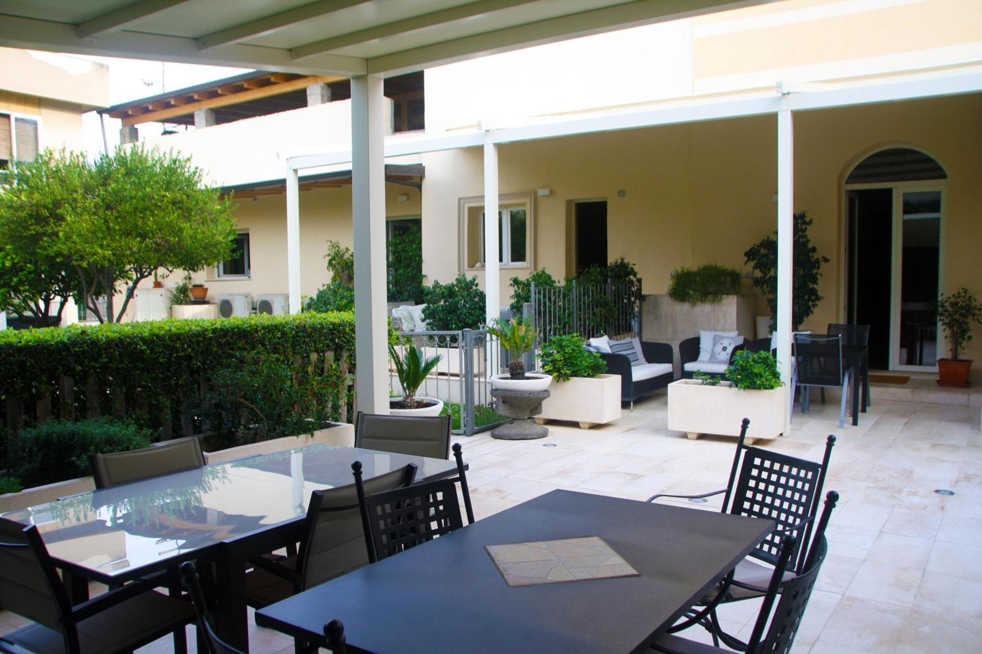 La Peonia Boutique B&B Cagliari Bagian luar foto