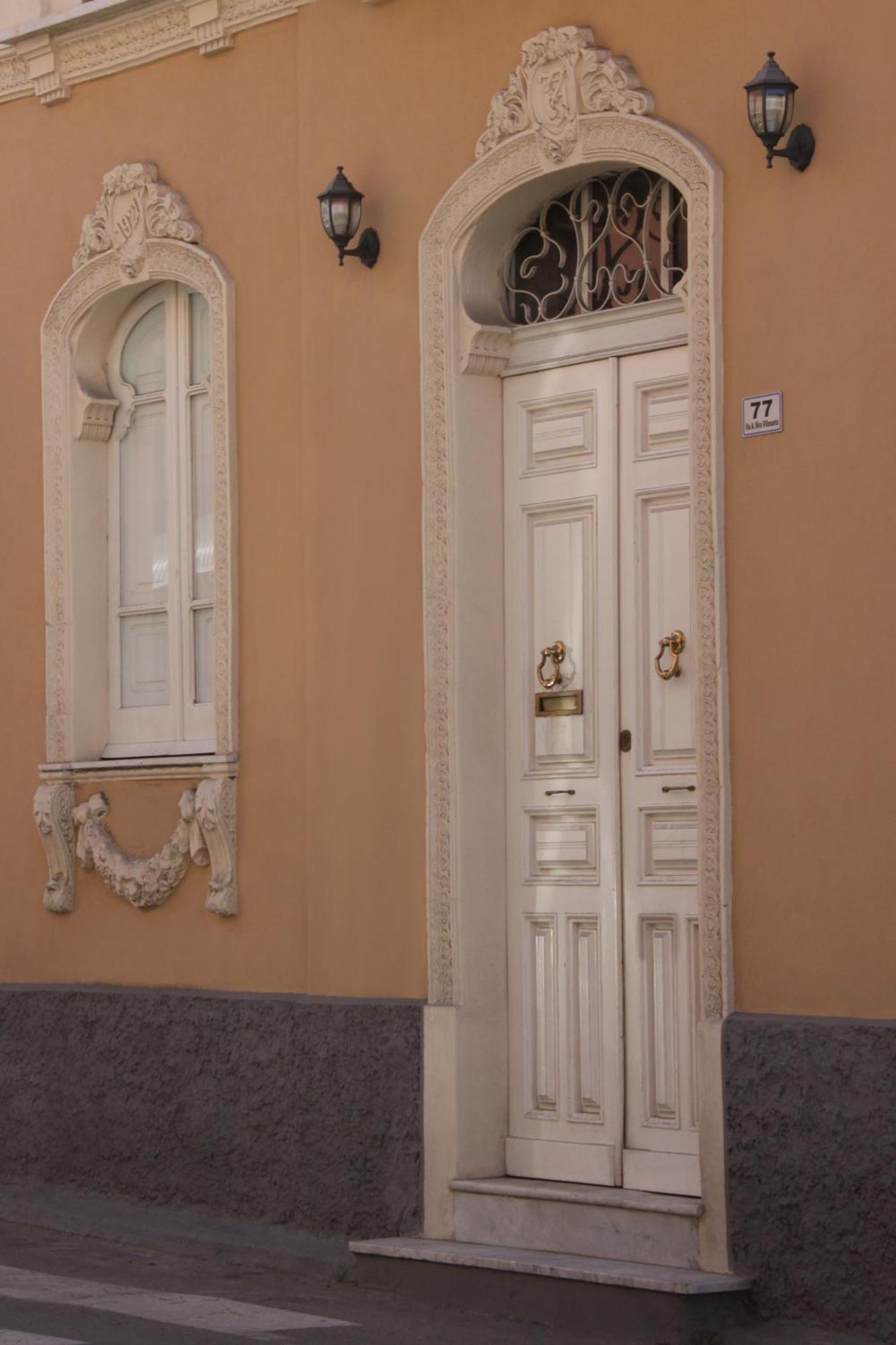 La Peonia Boutique B&B Cagliari Bagian luar foto