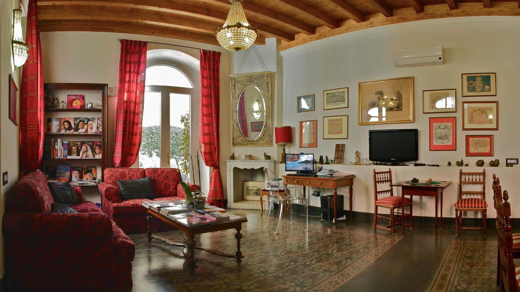 La Peonia Boutique B&B Cagliari Bagian luar foto